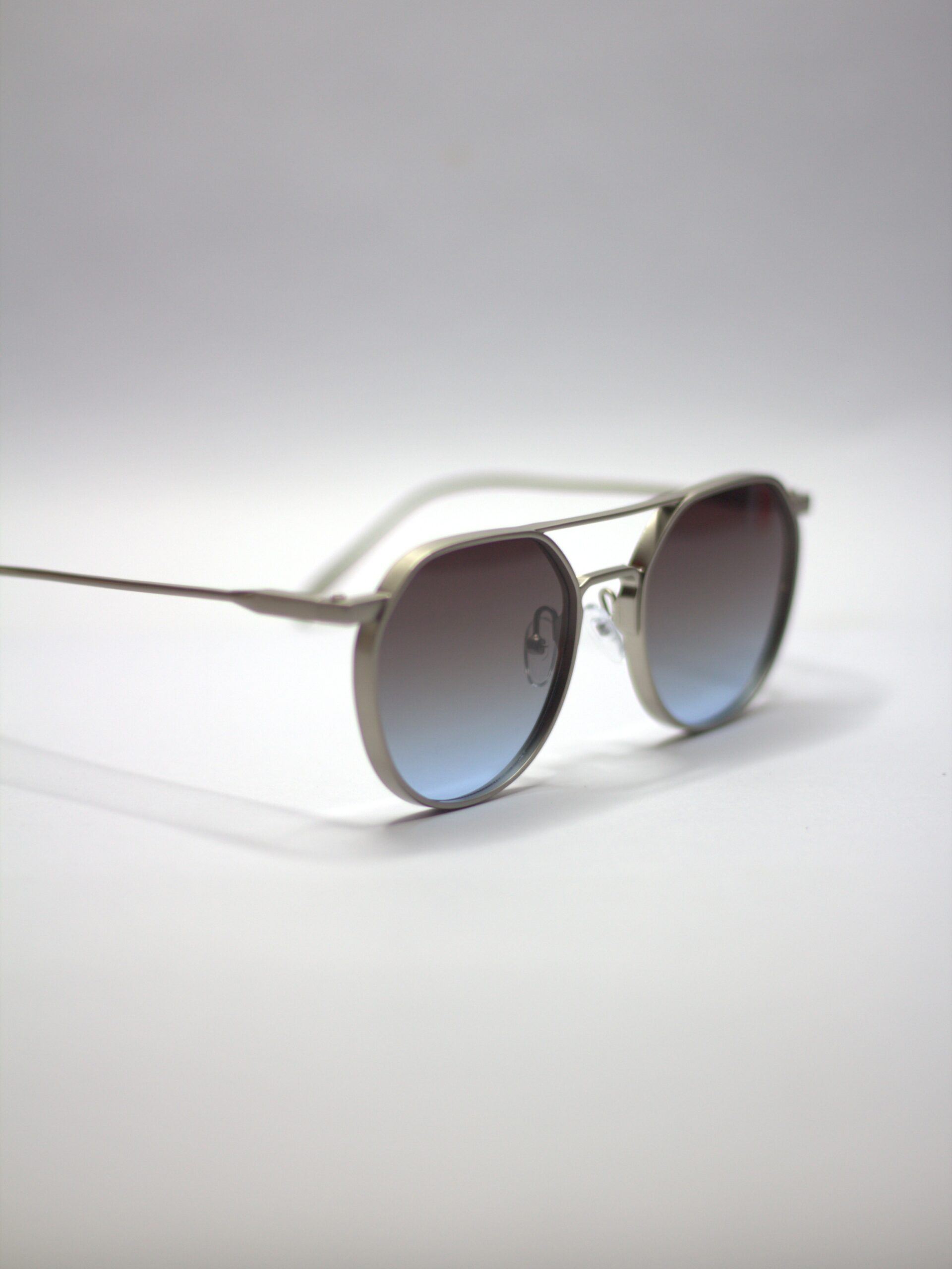 IMG_1494 Metal Sunglassess for Men Uv 400 Silver body Blue glass - Image 1